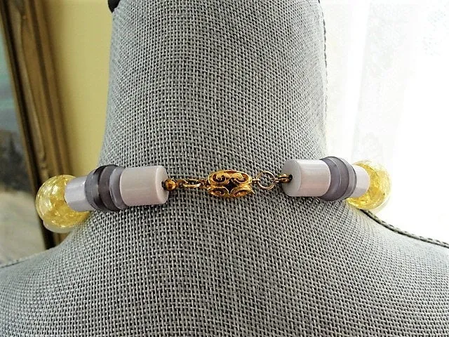 FABULOUS Vintage 60s Large LUCITE  Necklace,Pearl n Gold Lucite,High Fashion, Pierre Cardin Style, Run Way Jewelry,Vintage Plastic Jewelry